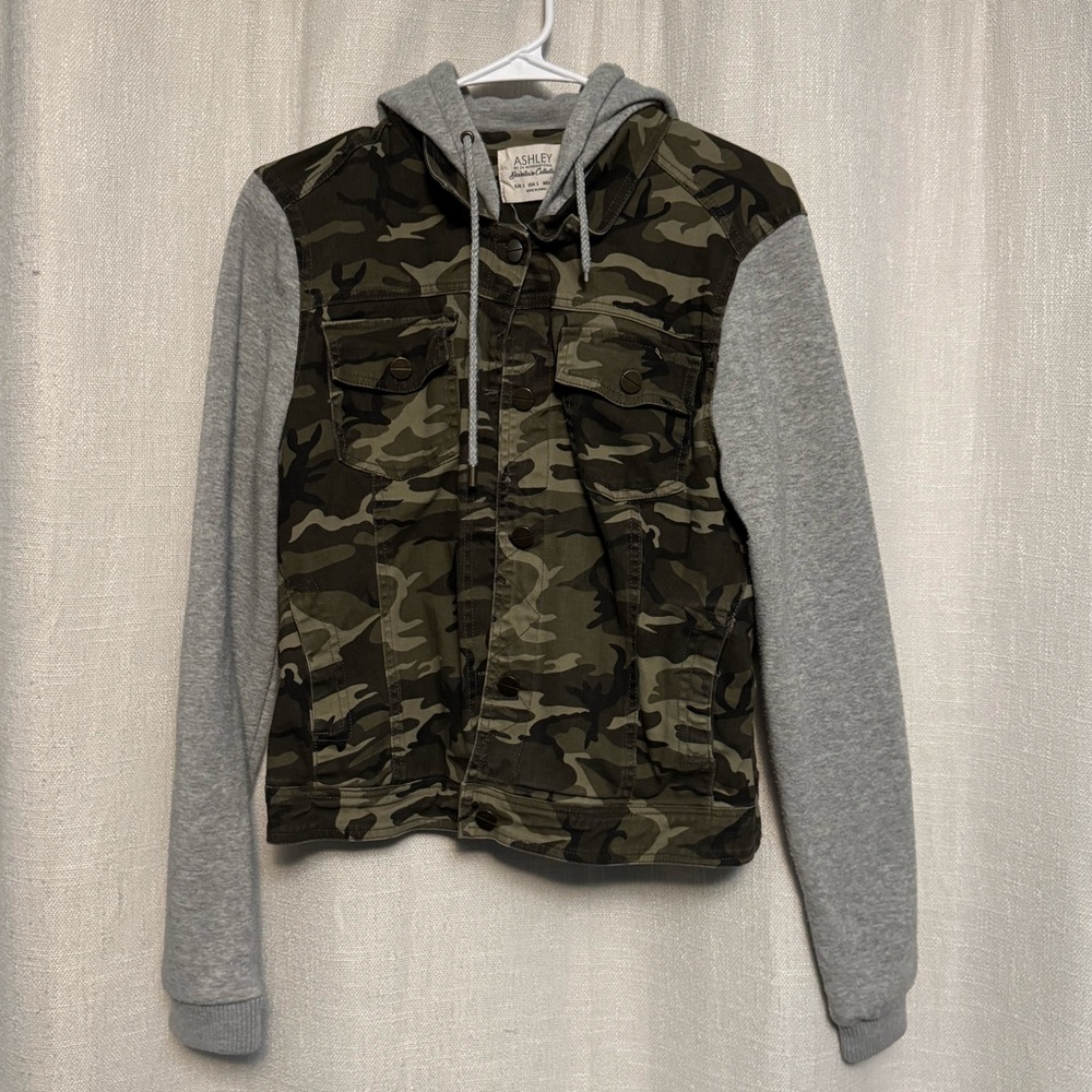 Ashley By 26 International Camouflage and Gray Jacket